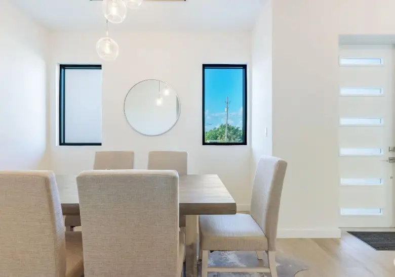 1715193603dining room