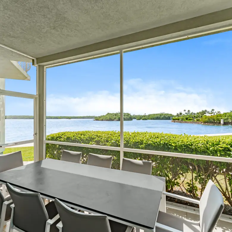 1739451854TurtleCoveweb