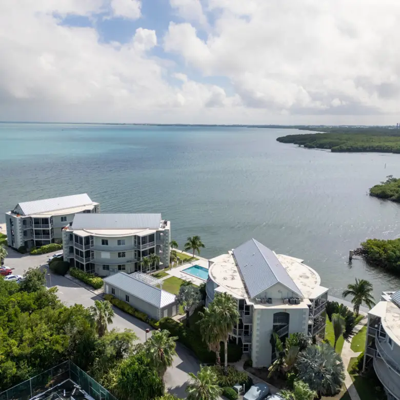 1739451999TurtleCoveweb