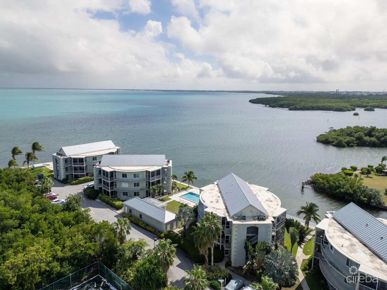 1739451999TurtleCoveweb