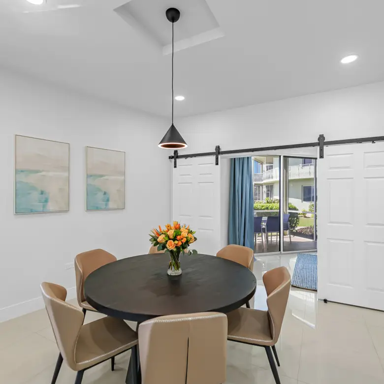 1739452597TurtleCoveweb