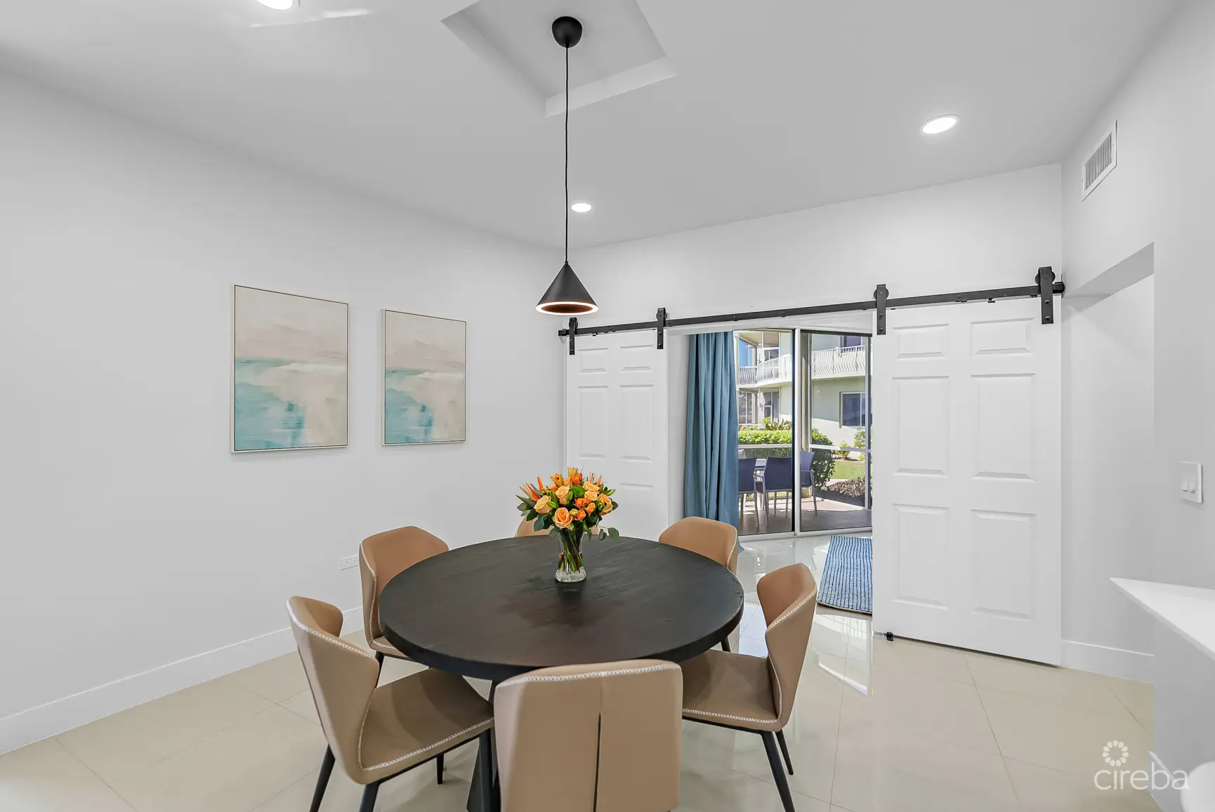 1739452597TurtleCoveweb