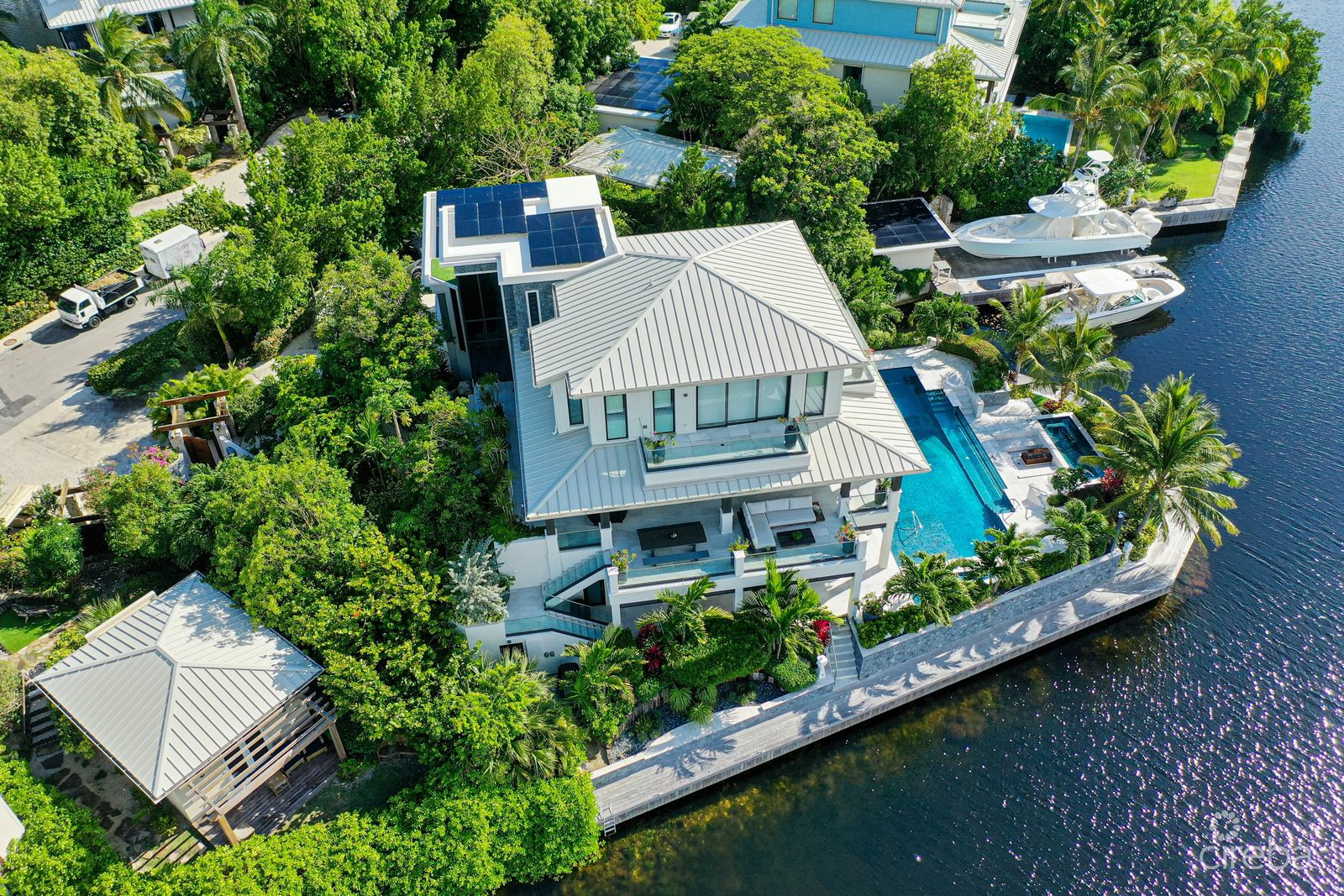 17490118729deckhouseritz carlton