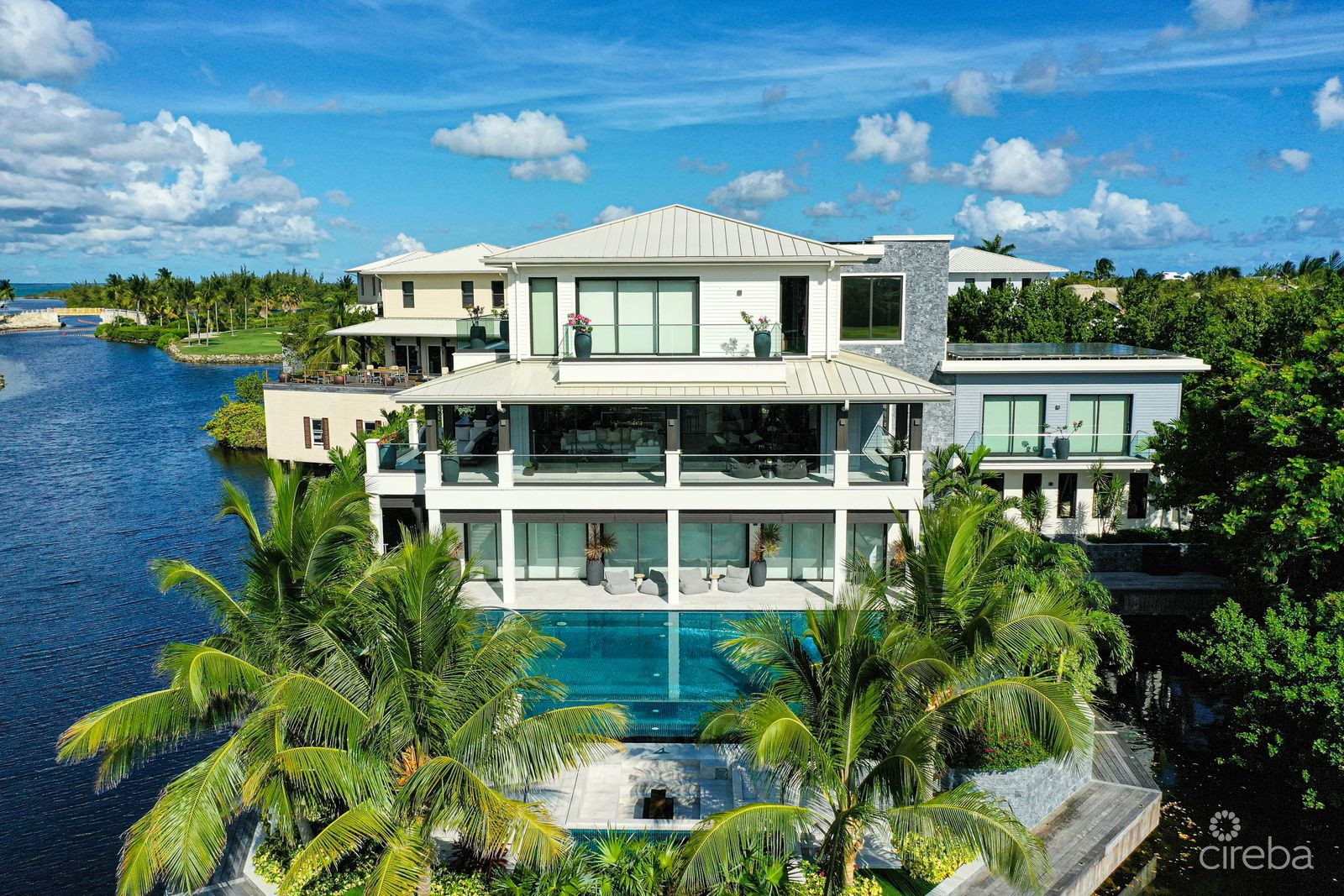 17490118829deckhouseritz carlton