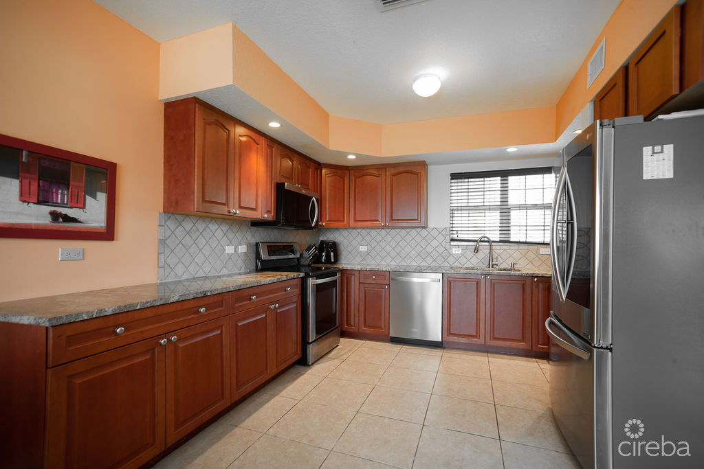 1750453436321OceanClubtrident