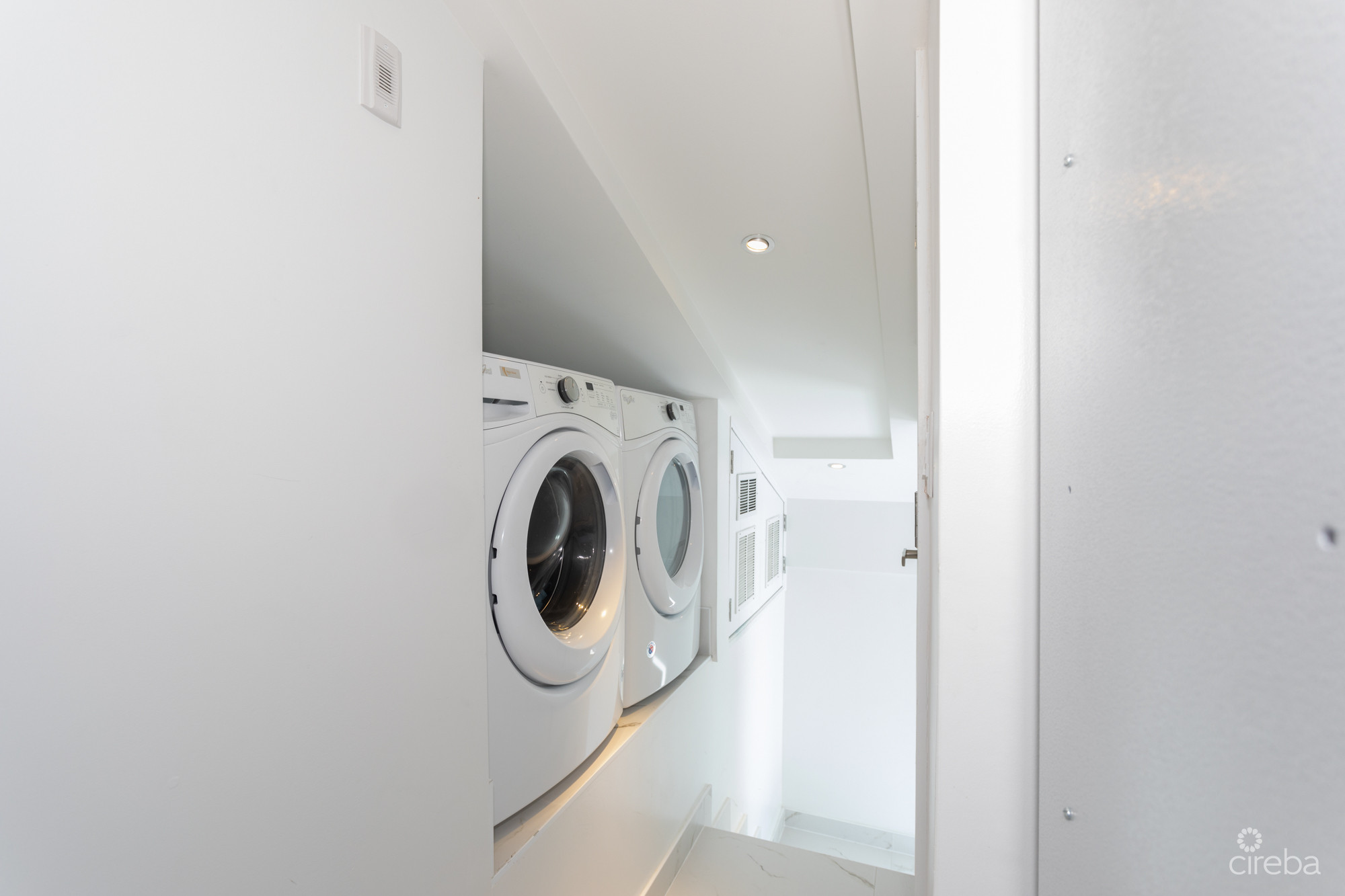 17540824851820210716 CaymanReef30 29SIR