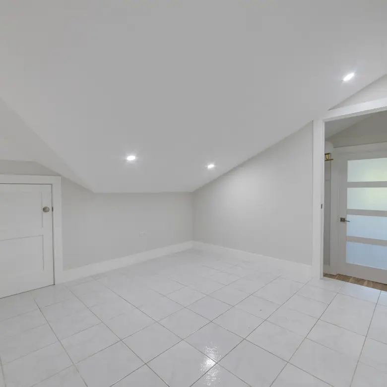 20260303153818 Lustrous Court19