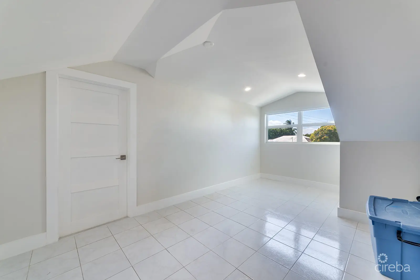 20260303153821 Lustrous Court21