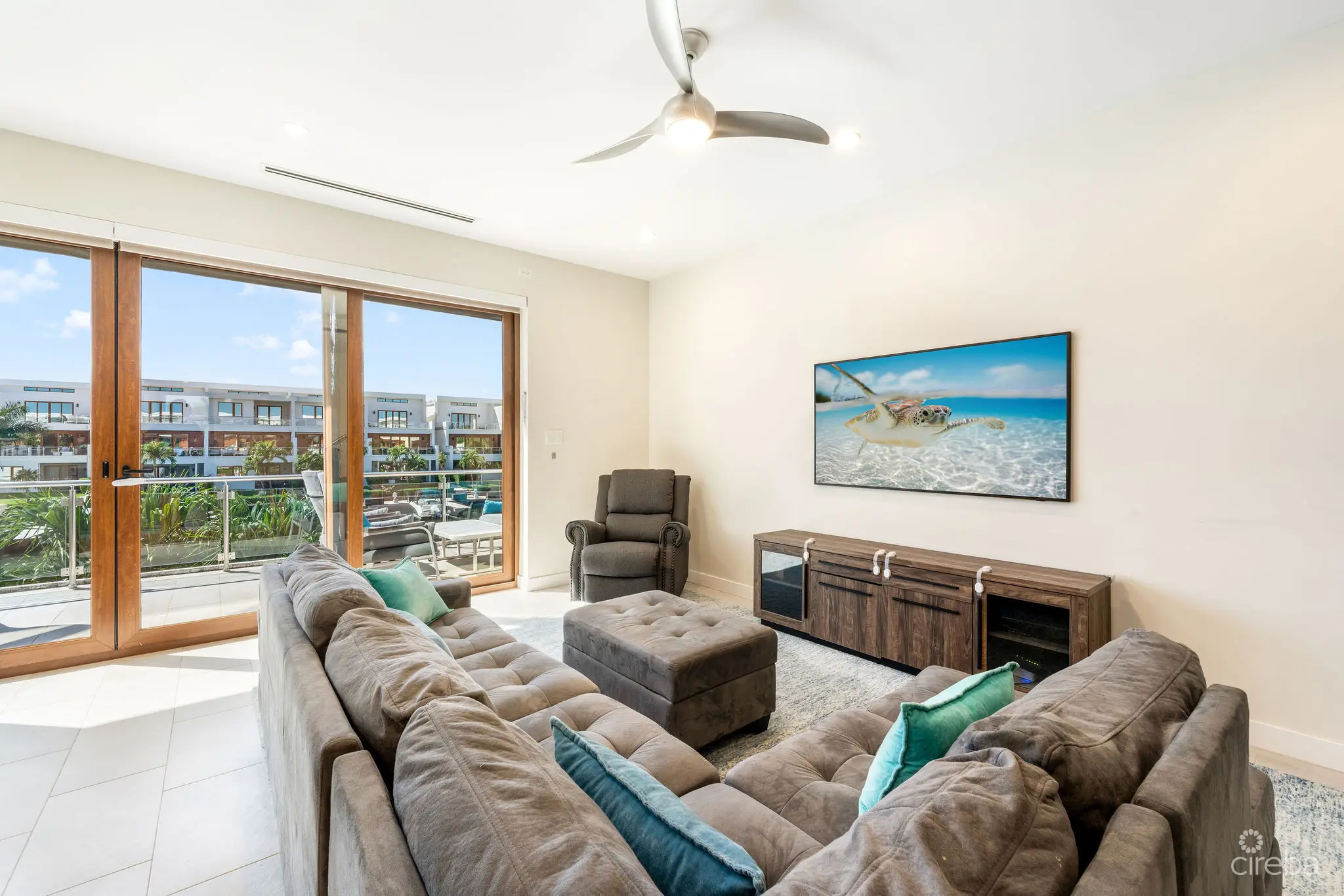 1736881443DSC00271 Edit