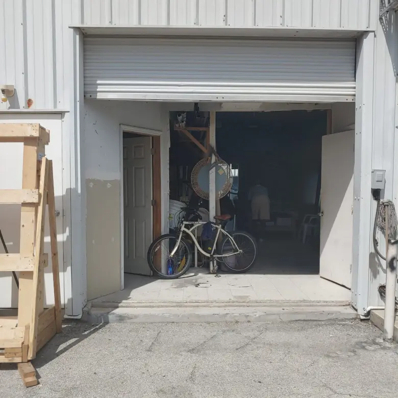 20260327123204 Rear door