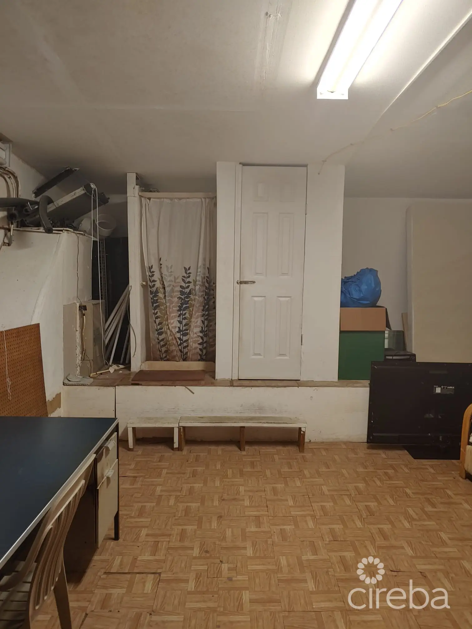 20260327123205 Upstairs main area