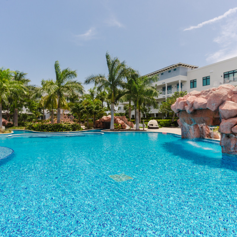 20261020142849 pool view