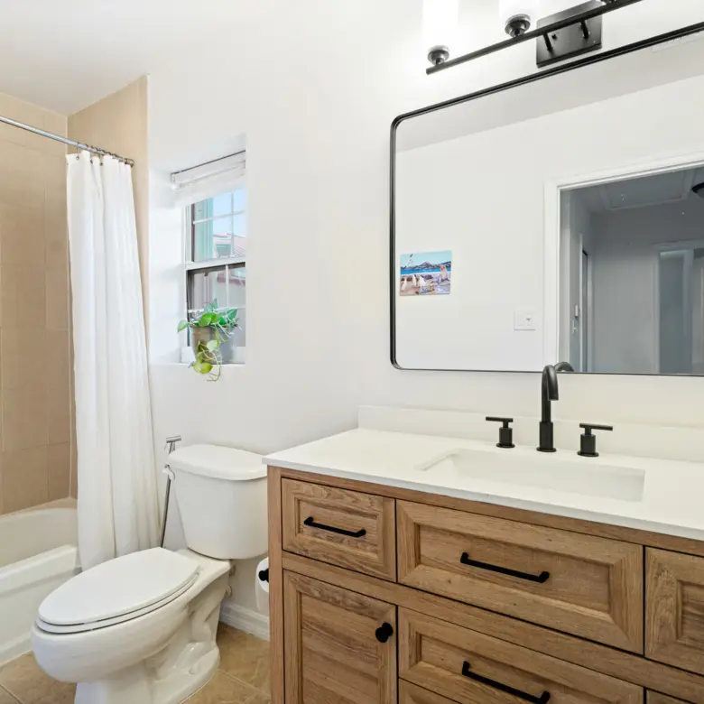 20260407144834 15Stefan PriorGregg ArnoldCayman Crossing 33 2 Bed TownhomeProperty Cayman Real Estate