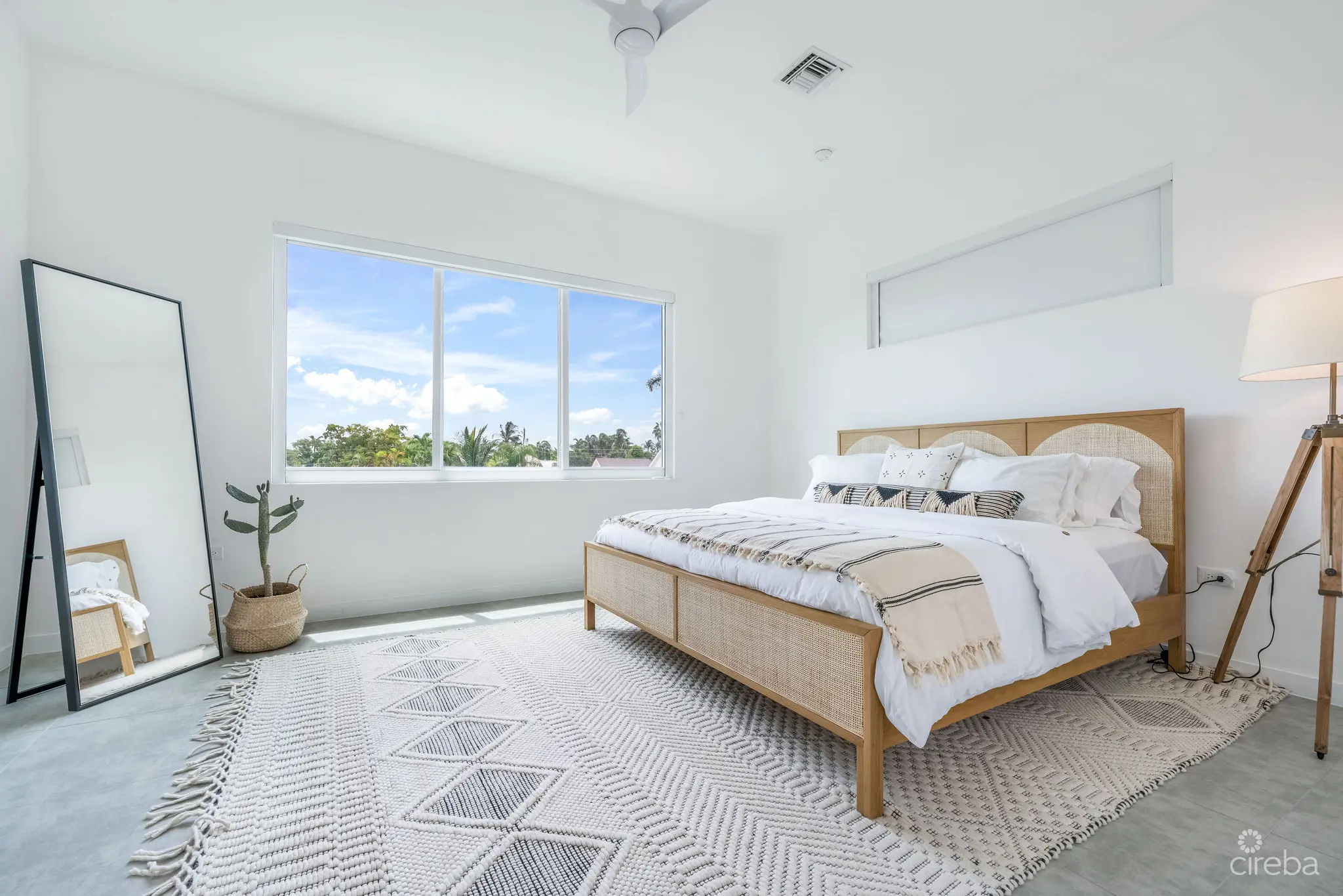 20260407151422 master room