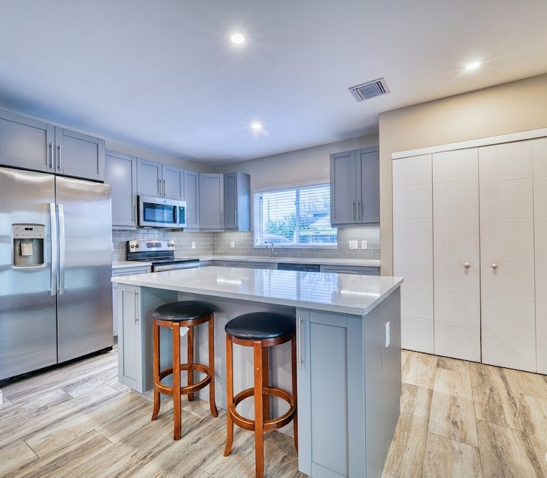 DOWNTOWN REACH 801