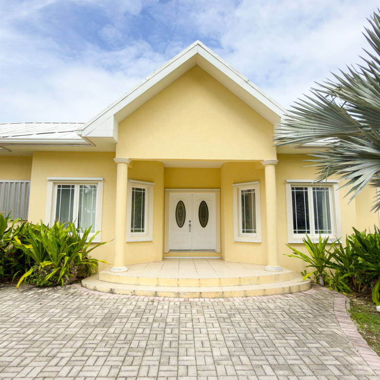 CANAL FRONT HOME 3 BED PROSPECT