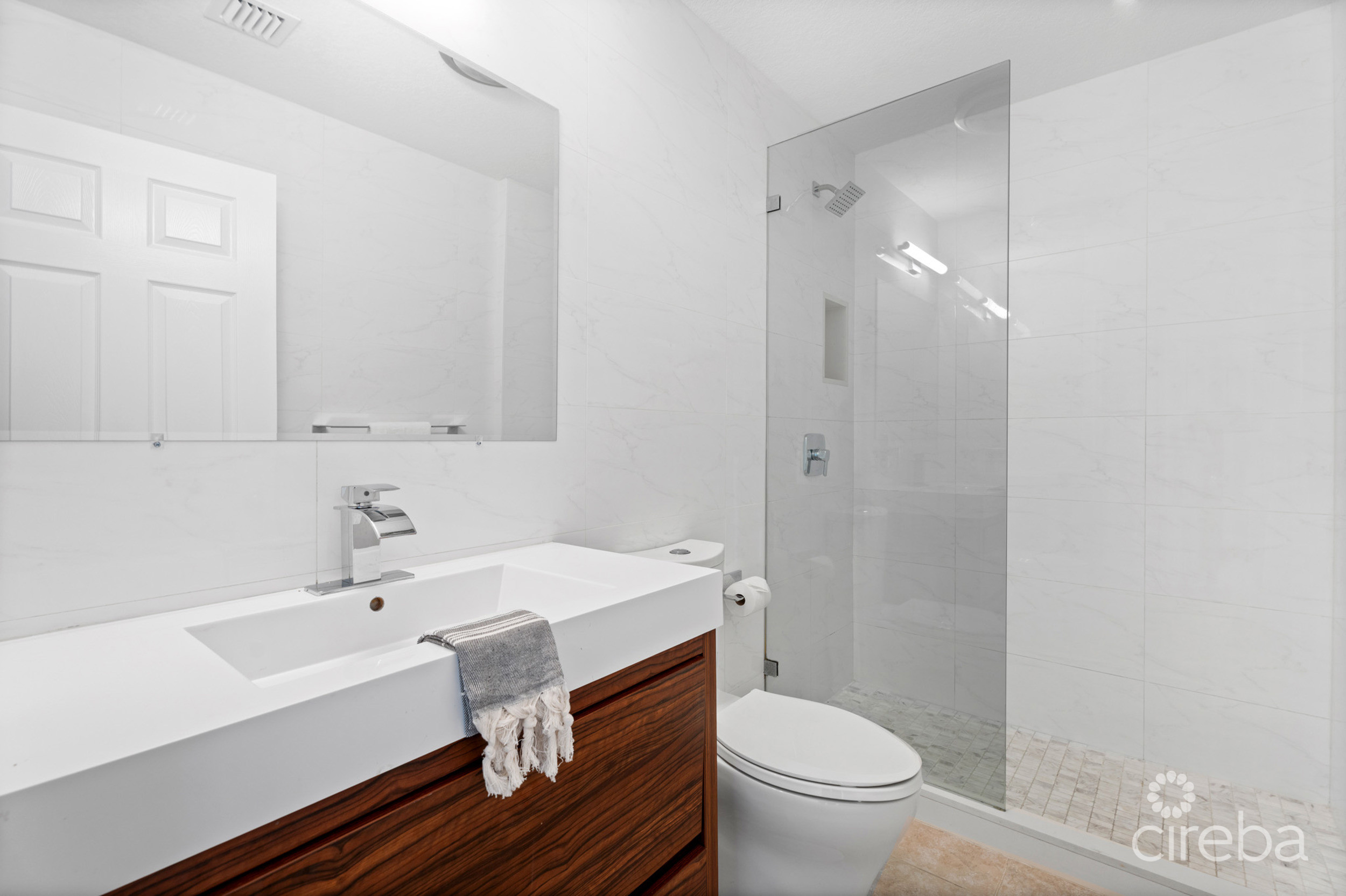 20260604164708 14Gregg ArnoldCaribbean Courts 8bProperty Cayman Real Estate