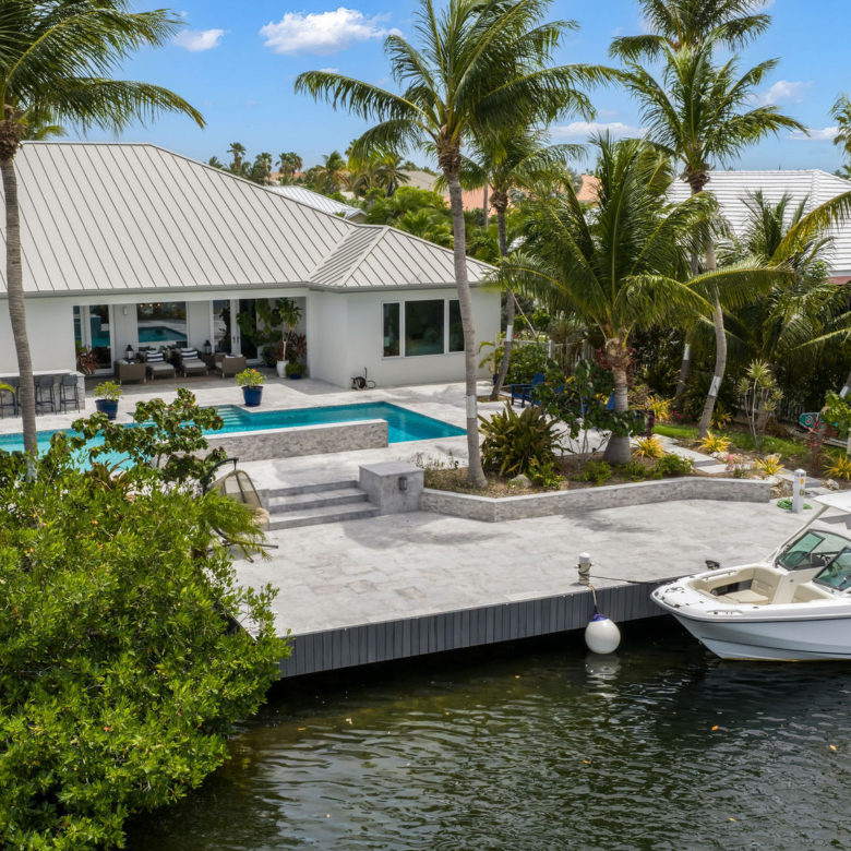 COCONUT COVE, THE SHORES FAMILY HOME