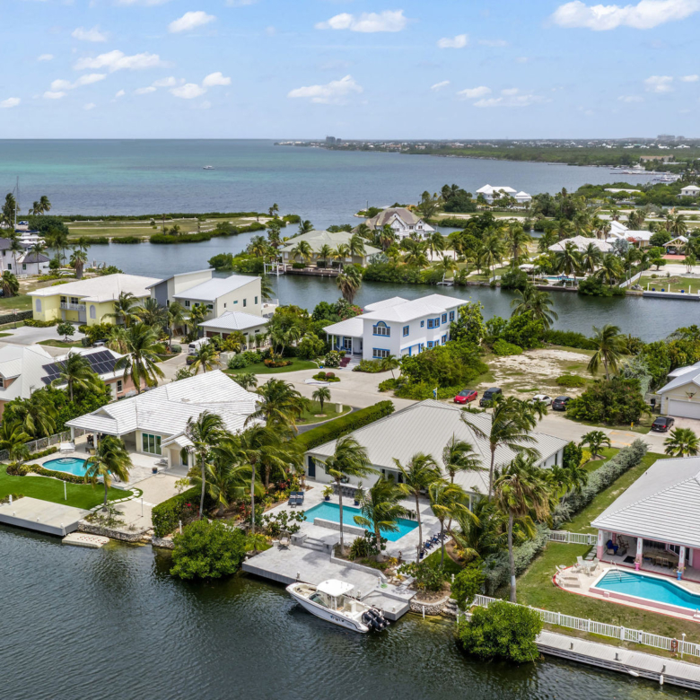 20260610120041 23Stefan PriorCoconut Cove The Shore Property Cayman Real EstateProperty Cayman Real Estate