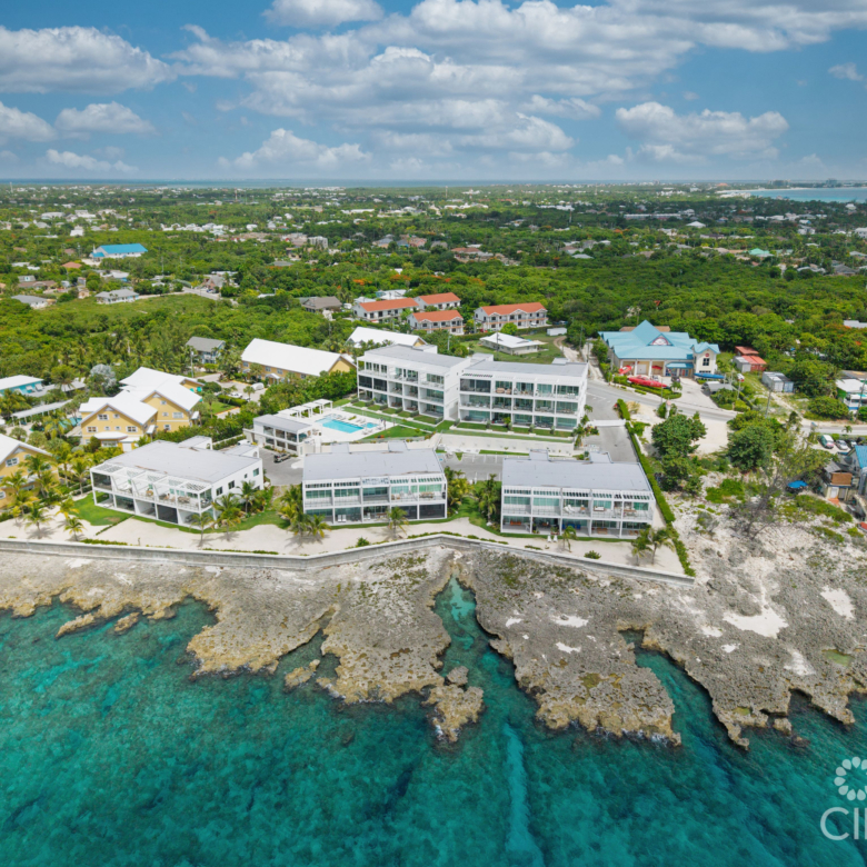 SUNSET POINT – BEAUTIFULLY UPGRADED 3 BED WITH PANORAMIC OCEAN VIEWS