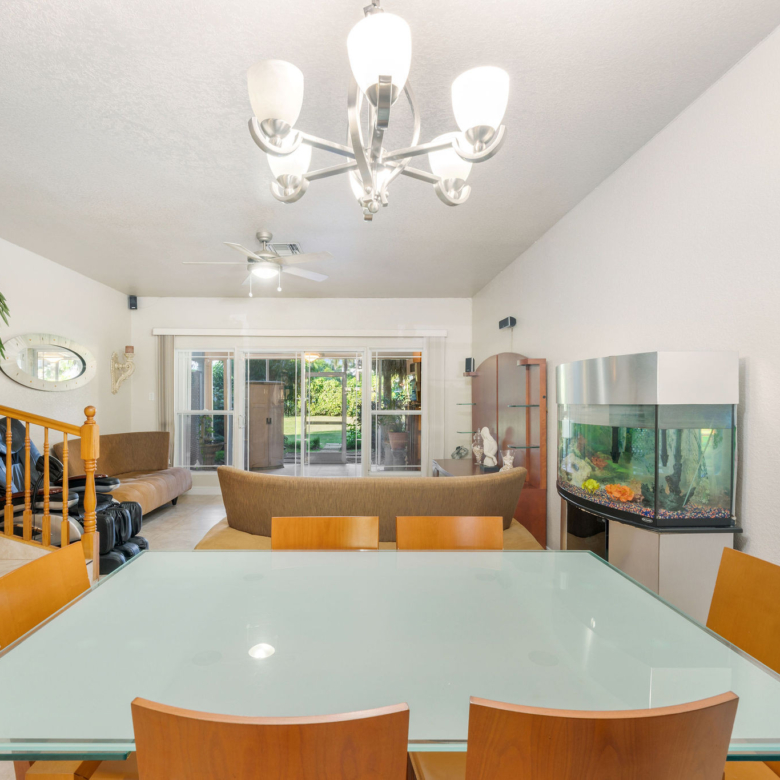 SPACIOUS 3 BED + DEN TOWNHOME AT L’AMBIENCE