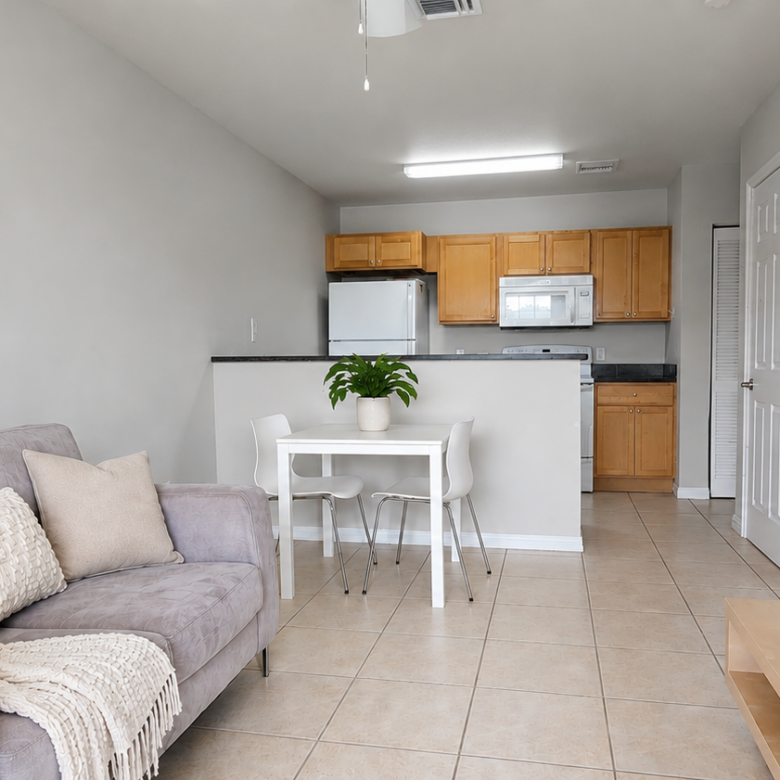 LAKESIDE–1BED/1BATH–CLOSE TO CAMANA BAY/SEVEN MILE BEACH