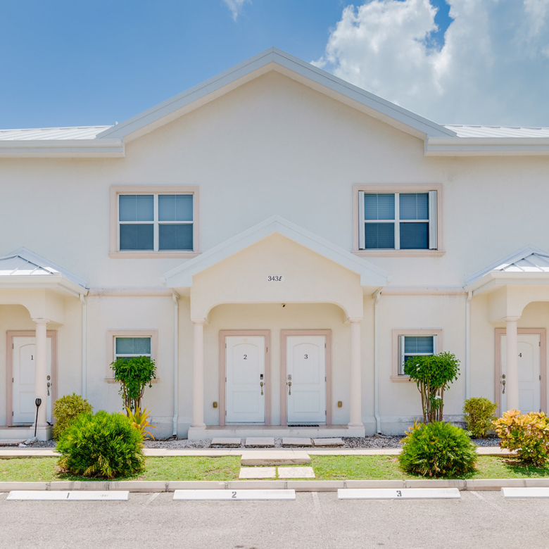 SNUG HARBOUR VILLAS #2 – OCEANFRONT TOWNHOME