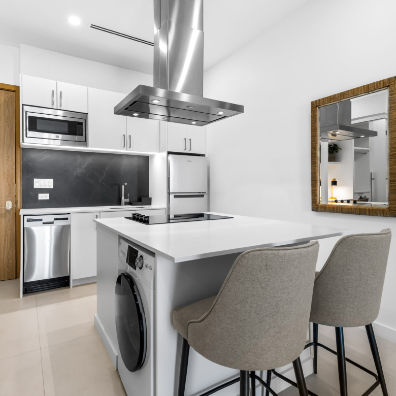 HARBOUR WALK 211, 1 BED + DEN