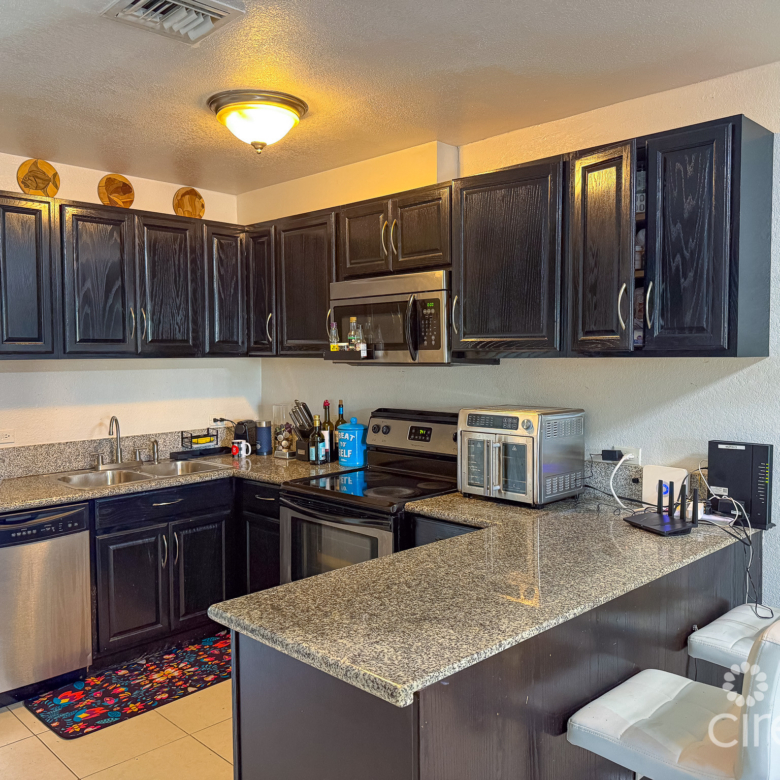 MIZPAH 2 BED, 2.5 BATH TOWNHOUSE, WEST BAY