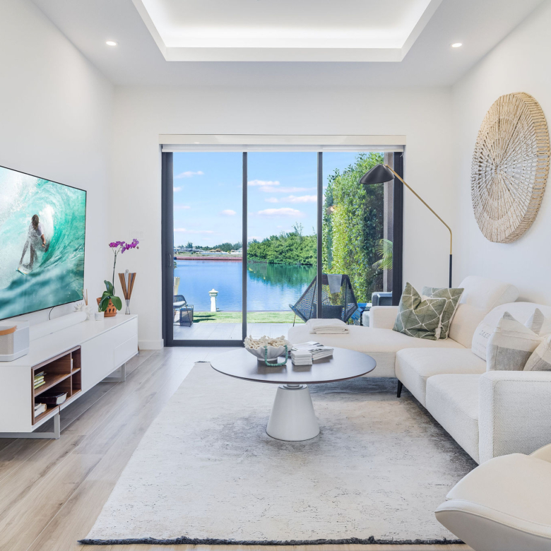 PARAISO  # 8 PHASE 2 (PRIVATE POOL & DOCK SPACE FOR EACH UNIT)
