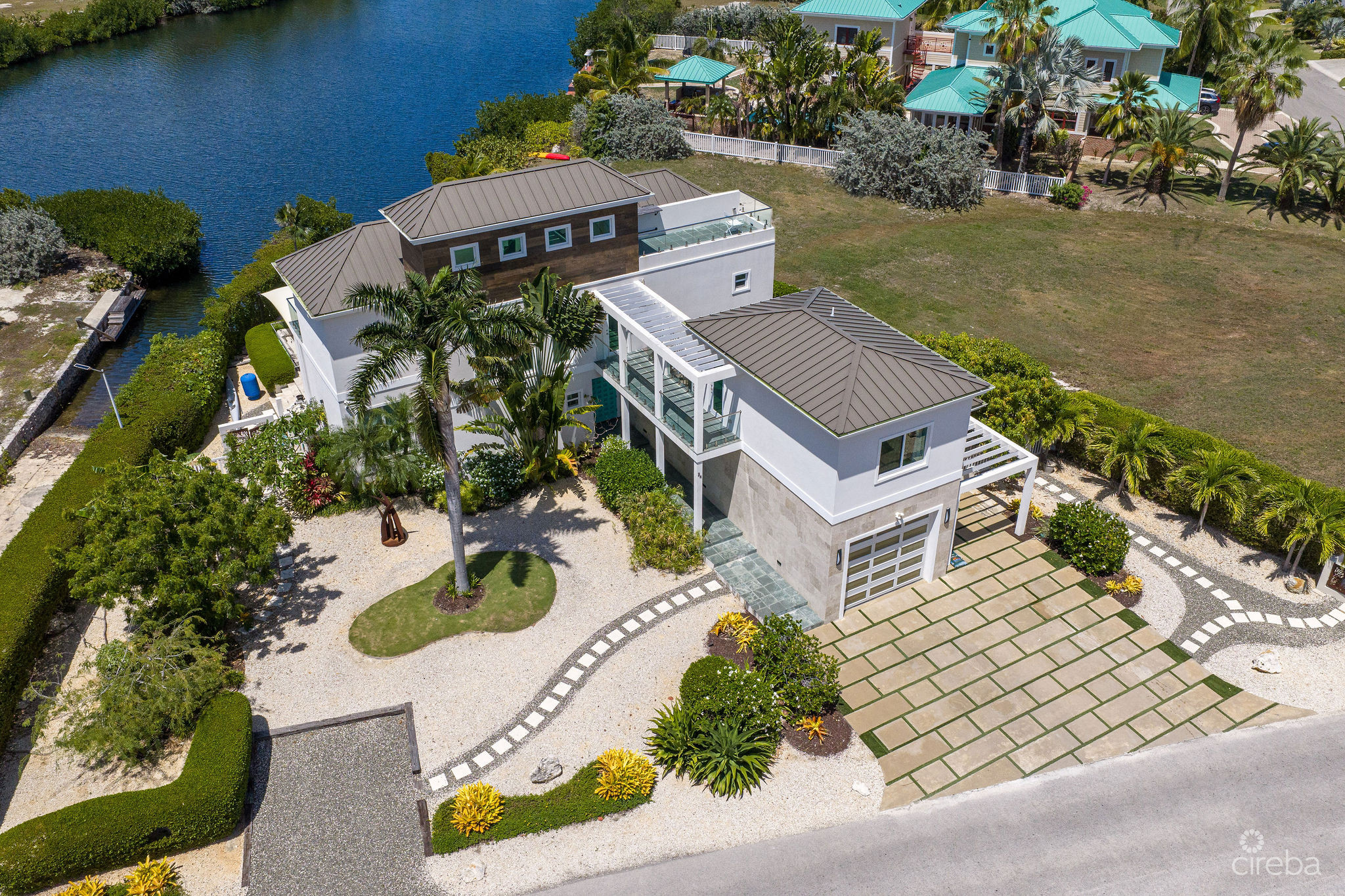 20260813133338 TheShores drone1