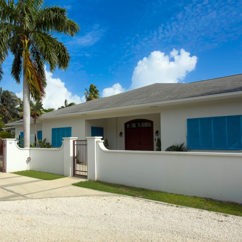 SEVEN MILE BEACH CORRIDOR FAMILY HOME