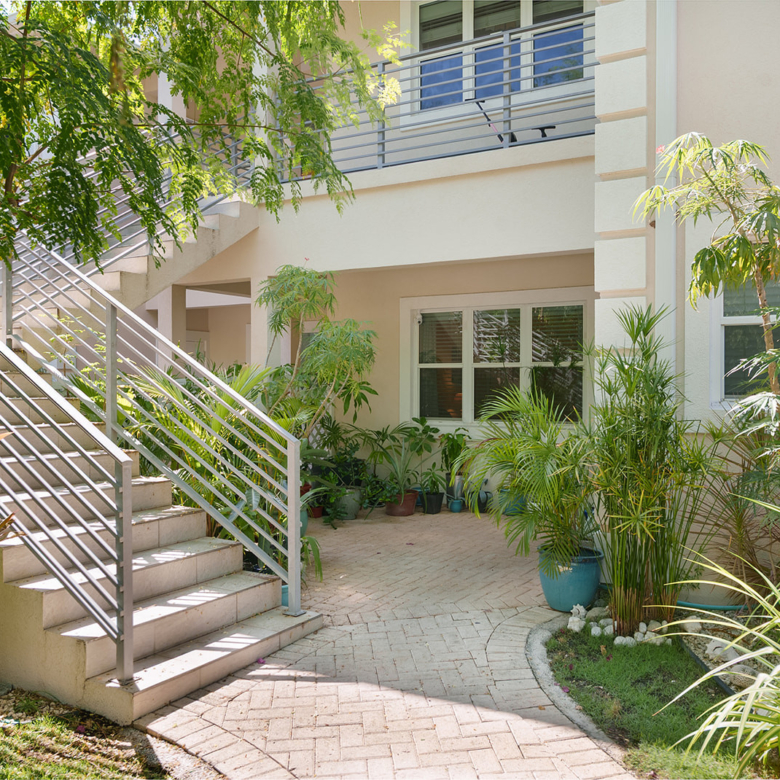 GRAND PALMS | GROUND FLOOR 2-BED IN SOUTH SOUND