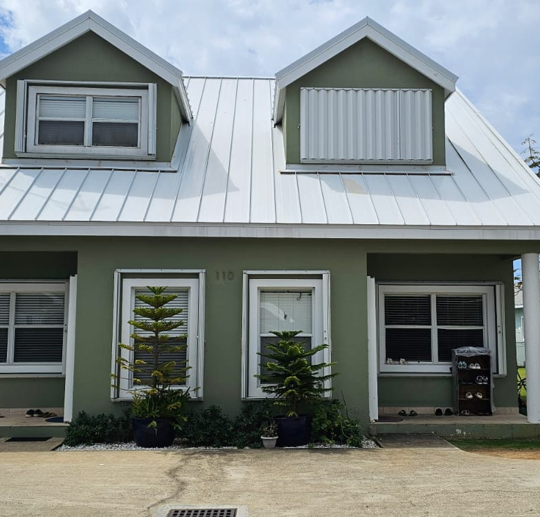 DUPLEX INVESTMENT PROPERTY – AURORA DRIVE, WEST BAY