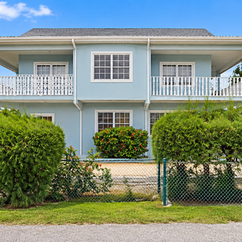 PEPI STREET DUPLEX (WITH DOCK)