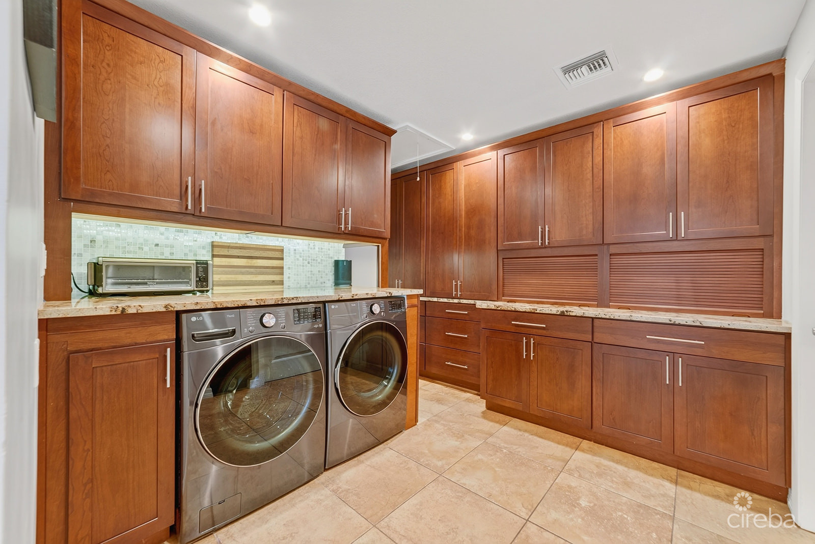 20261016084749 Corcoran Jennifer Drive73