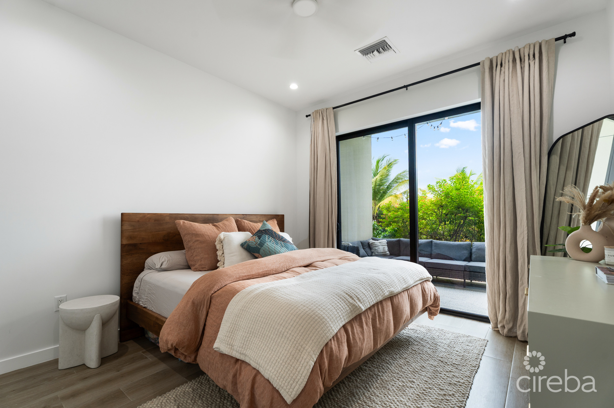 20260925143152 6Kate RyleyAllure 7Property Cayman Real Estate
