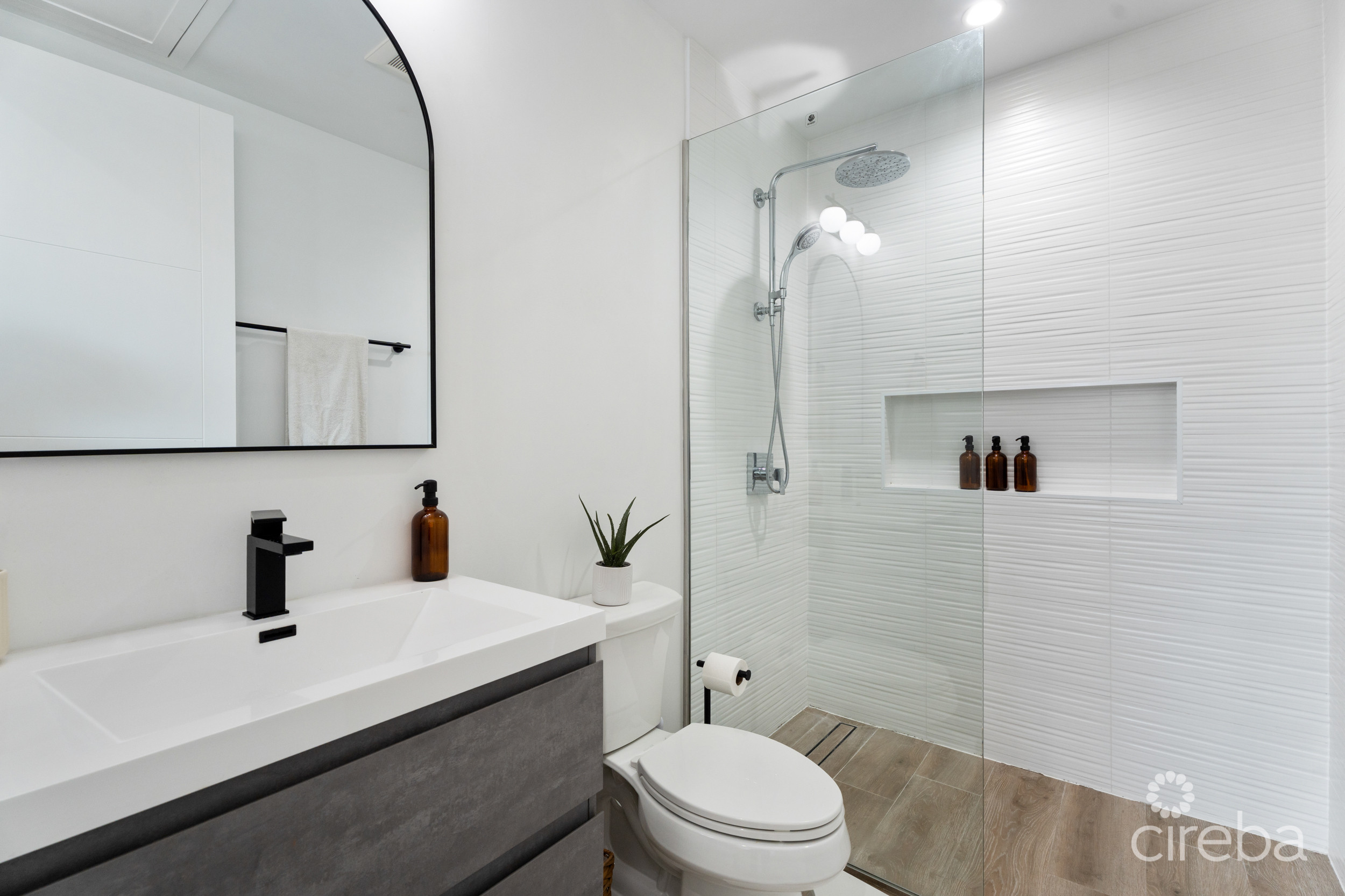20260925143153 7Kate RyleyAllure 7Property Cayman Real Estate