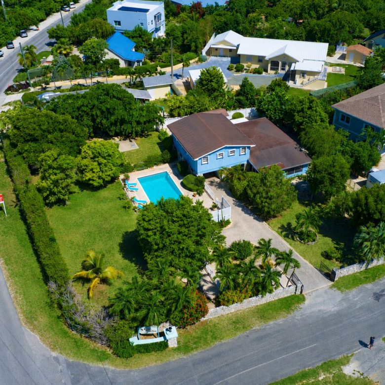 3 BR POOL HOME IN CORAL GABLES ON .47 ACRES