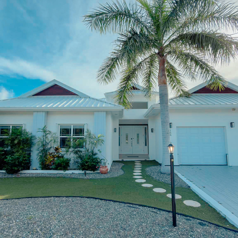 SHORECREST CIRCLE 4 BEDROOM FAMILY HOME