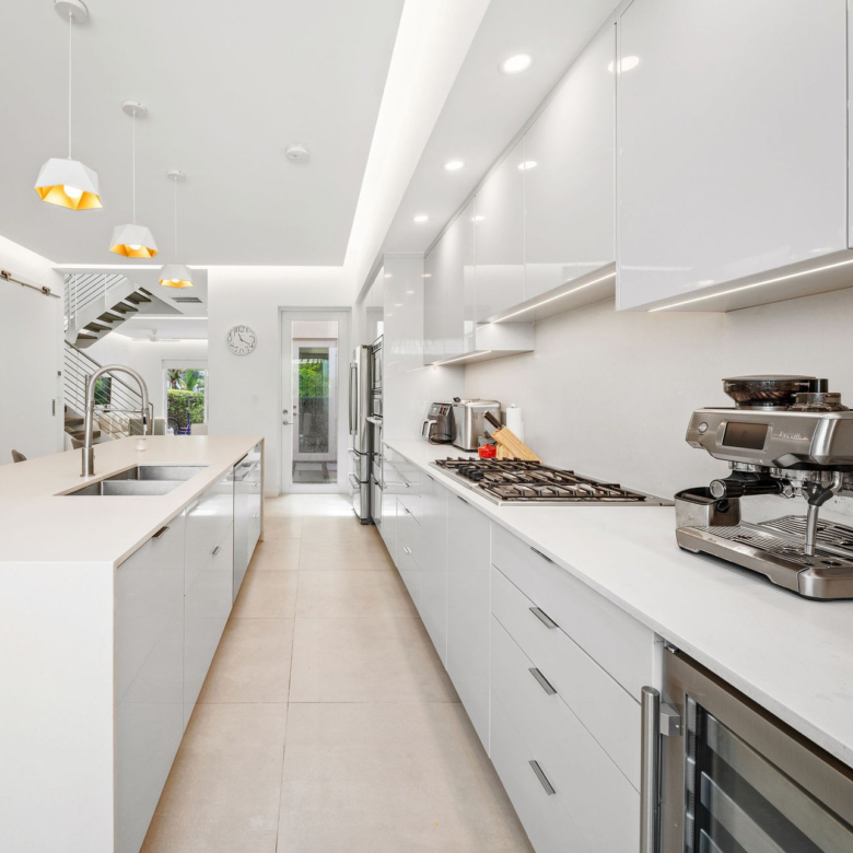 20261002110013 Solara 4 kitchen cropped