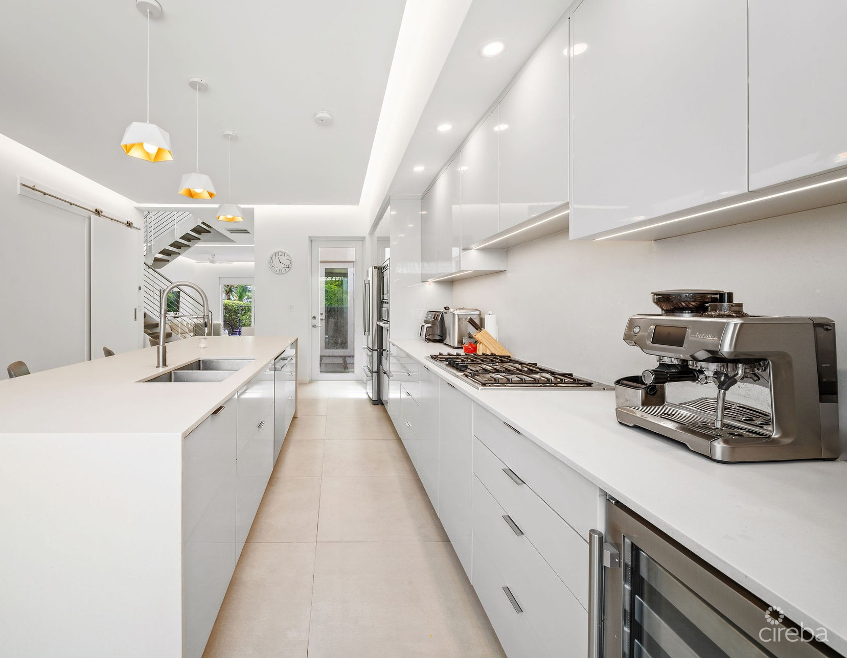 20261002110013 Solara 4 kitchen cropped