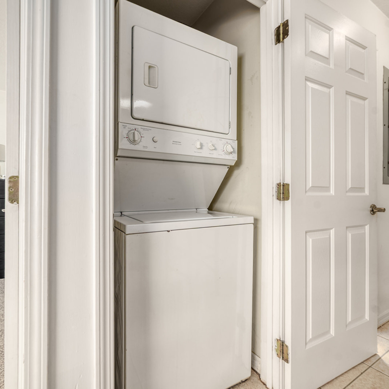 20261001115237 C21 YS Group Lakeside Unit 6911 websize