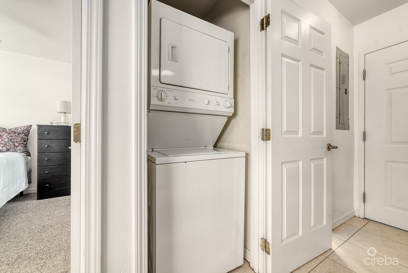 20261001115237 C21 YS Group Lakeside Unit 6911 websize