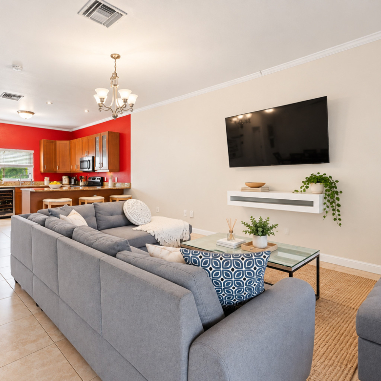 PINEAPPLE WAY 19A, BODDEN TOWN HOME