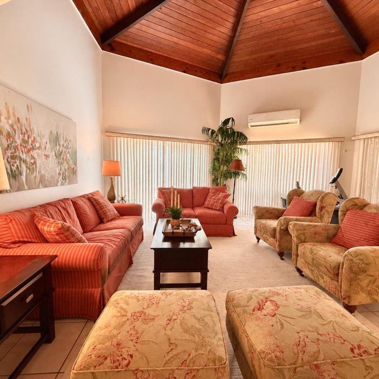 4 BEDROOM DOUBLE LOT HOME  IN PROSPECT