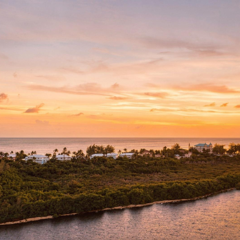 20261008144052 SUNSET